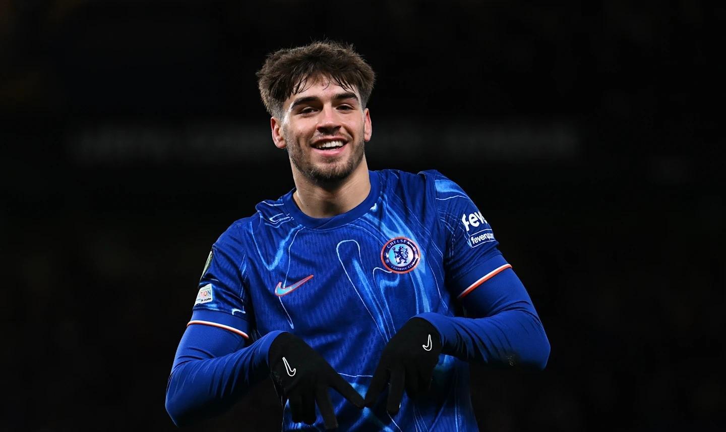 官方网站-吉乌：庆祝世俱杯时库库站特朗普前面缩了缩身子，怕有人开枪